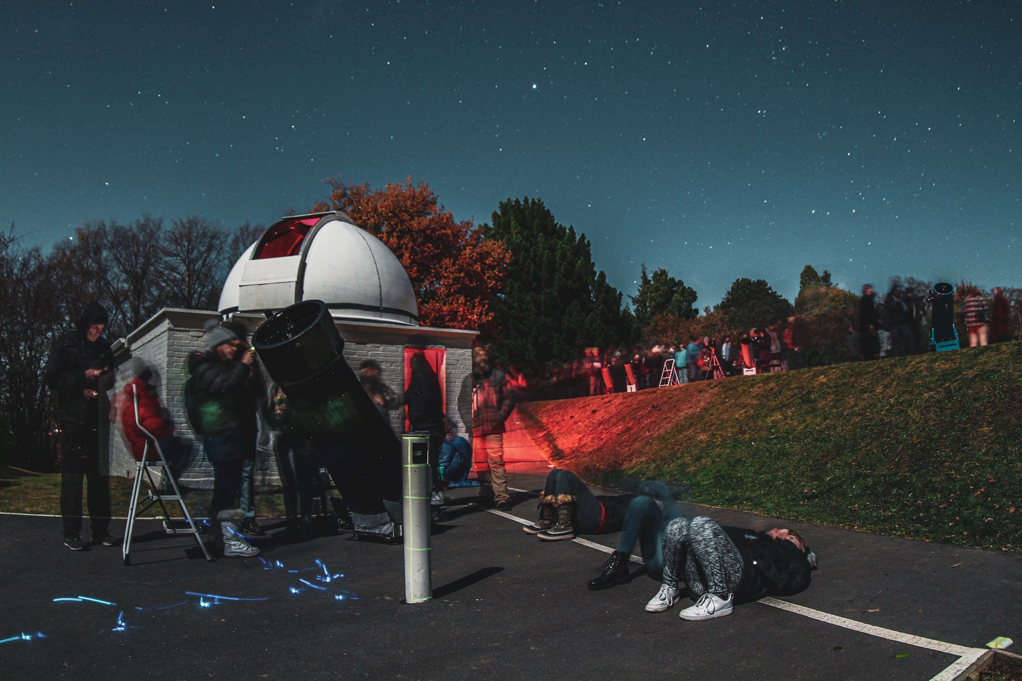 Long-exposure of the southern night sky over the Beverly-Begg Observatory